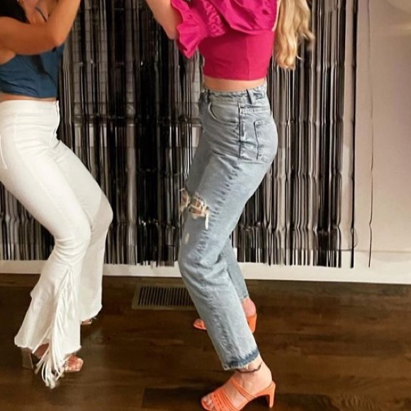 Zara ripped mom fit jeans - Picture 2 of 7